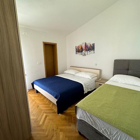 Apartmani Niks Makarska Eksteriør billede